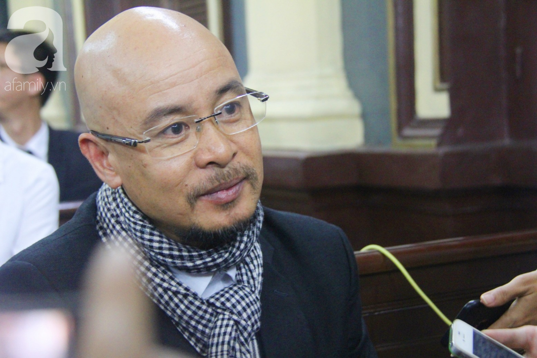 Ông Vũ nói vợ nuôi con 3 năm không lên cân, bà Thảo đáp trả: Việc đó không có, anh Vũ còn không nhớ nó bao nhiêu tuổi, học trường nào