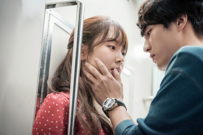 Ngày dọn ra ngoài sống riêng, mẹ chồng gào lên giữa nhà, nàng dâu chỉ nói 1 câu khiến bà phải nín bặt