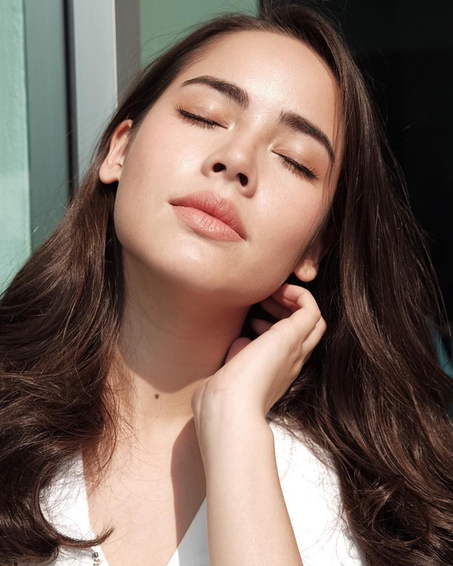 Chẳng những đàn ông mà phụ nữ cũng mê 3 bông hồng lai đẹp nhất Thái Lan