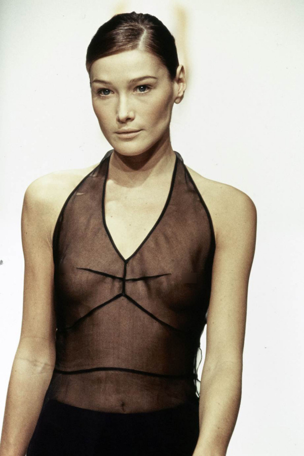 Khoảnh khắc gợi cảm lưu dấu ấn các siêu mẫu thế giới