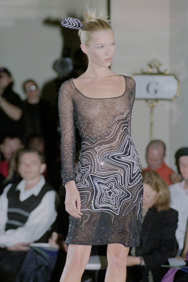 Khoảnh khắc gợi cảm lưu dấu ấn các siêu mẫu thế giới