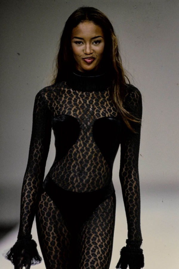 Khoảnh khắc gợi cảm lưu dấu ấn các siêu mẫu thế giới