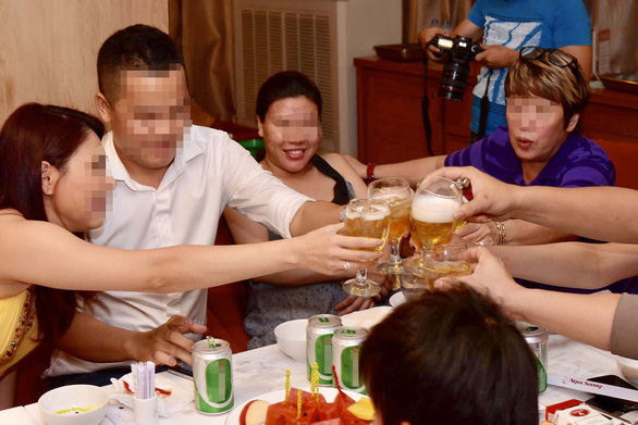 Khi quý cô chơi tới bến...