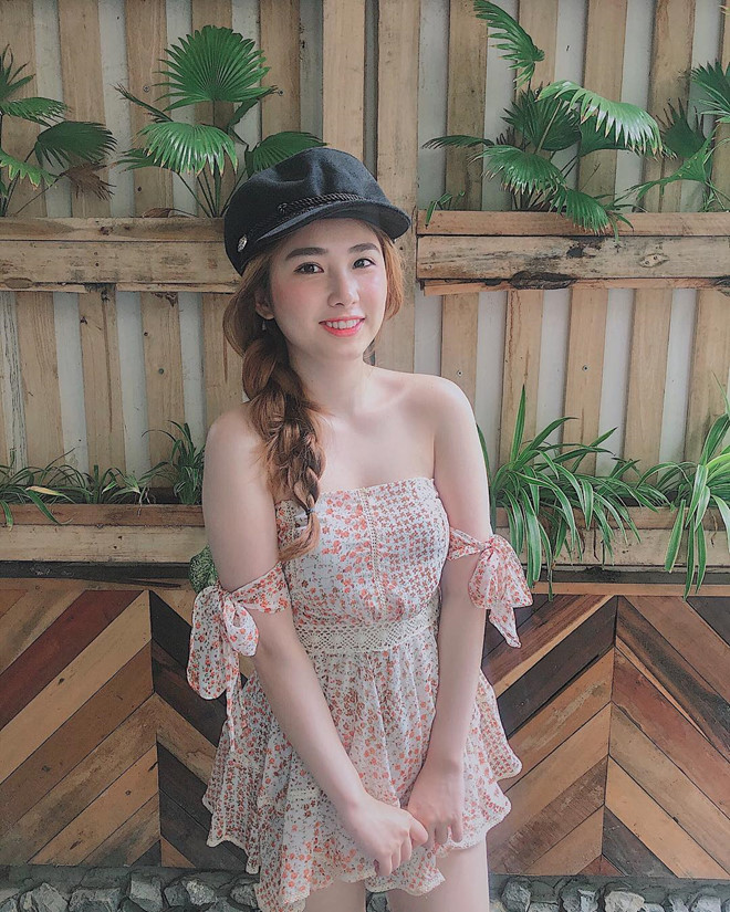 Lê Thị Thanh bất ngờ tiết lộ mình là bạn gái thủ môn Bùi Tiến Dũng?