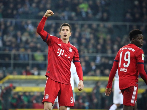 Clip: Lewandowski tỏa sáng với cú đúp, Bayern Munich san bằng cách biệt với Dortmund