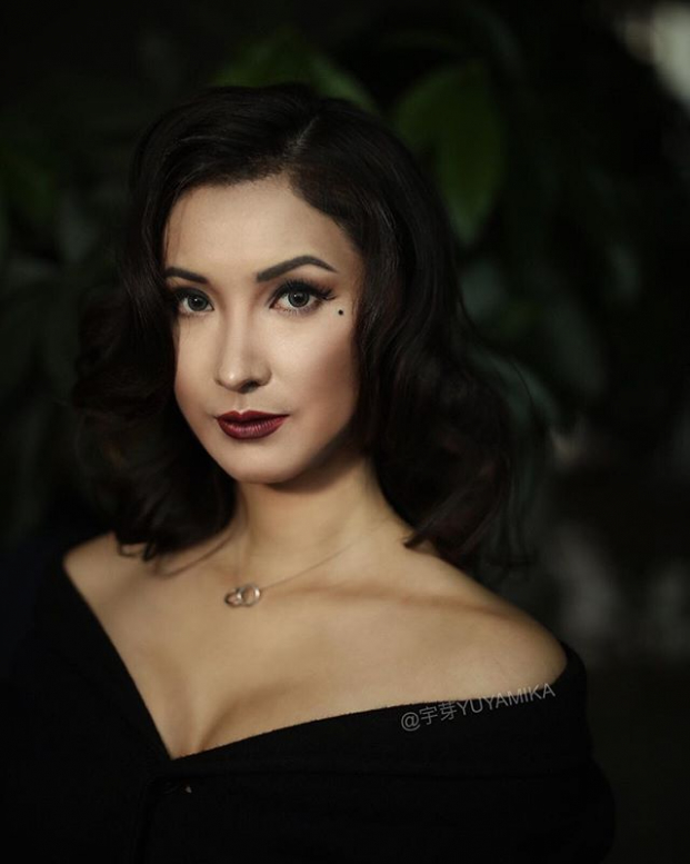 Nghệ sĩ trang điểm Trung Quốc có thể biến hóa thành bất cứ ai, giống đến xuất thần