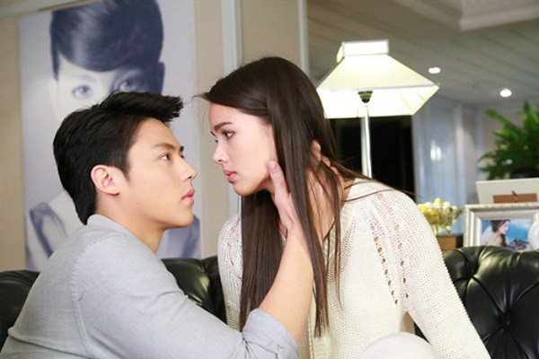 Yêu nhau 3 năm chồng tôn trọng giữ gìn cho vợ nhưng chỉ qua một đêm tân hôn đã kiên quyết đòi ly dị, hóa ra nguyên do lại tức tưởi thế này