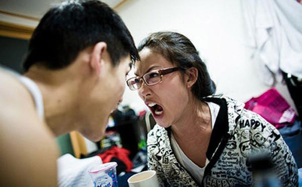 Trải nghiệm đáng sợ của cô gái có anh chàng người yêu cũ bám dai như đỉa