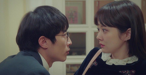 Trải nghiệm đáng sợ của cô gái có anh chàng người yêu cũ bám dai như đỉa