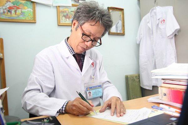 Chuyên gia liệt kê những trẻ dễ bị quái vật Momo xúi giục tự hại bản thân khi xem clip