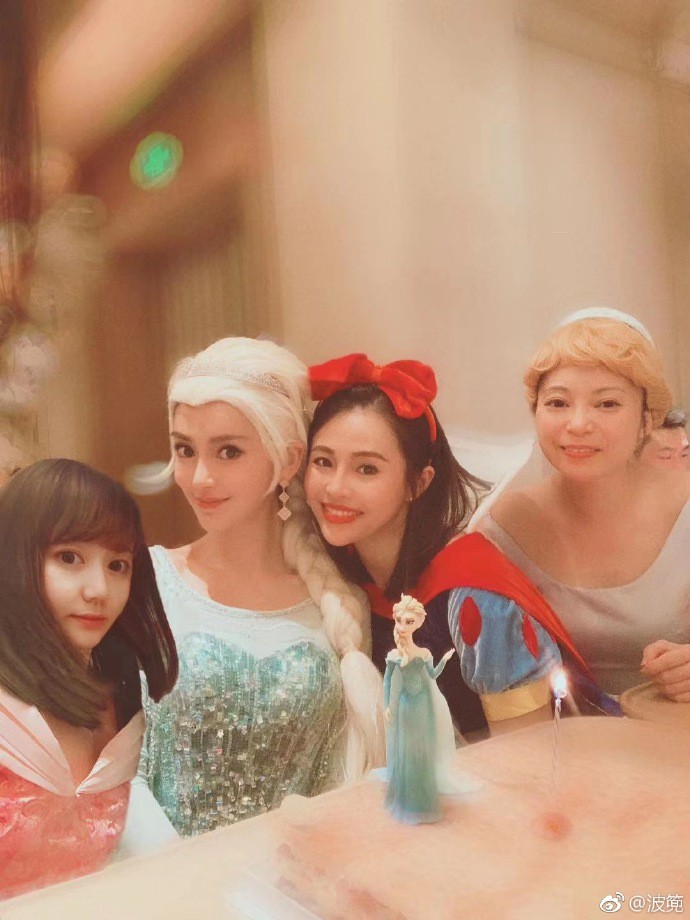 Sinh nhật hoành tráng của Angela Baby: Nữ chính cosplay Elsa, dàn bạn quẩy hết mình, nhưng ông xã không có mặt?