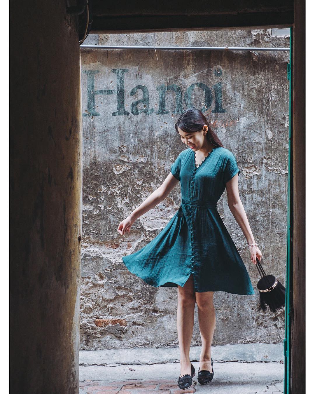 Nóng: Dòng chữ Hanoi trong con ngõ nổi tiếng bị xoá sổ, giới trẻ chính thức mất 1 góc chụp ảnh đặc trưng