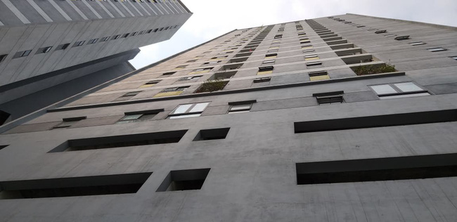 Hà Nội: Bé trai rơi từ tầng cao chung cư Linh Đàm tử vong khi được gửi sang nhà người quen