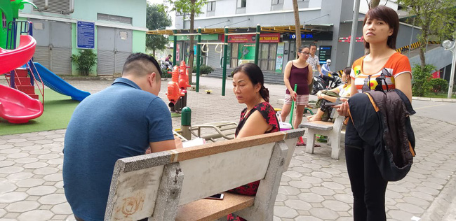 Hà Nội: Bé trai rơi từ tầng cao chung cư Linh Đàm tử vong khi được gửi sang nhà người quen