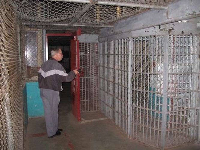 Ảnh: Rợn người những nhà tù bị bỏ hoang như trong phim kinh dị