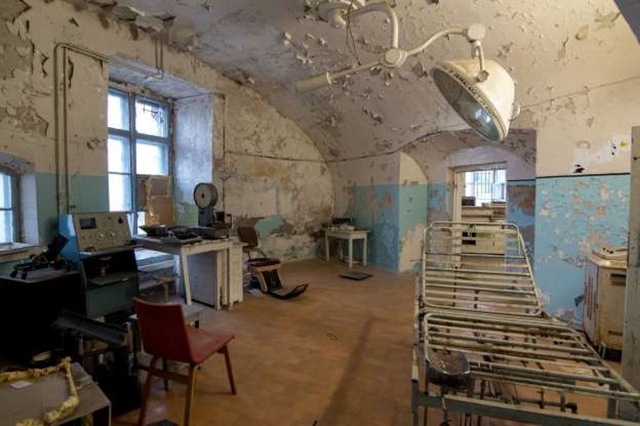 Ảnh: Rợn người những nhà tù bị bỏ hoang như trong phim kinh dị