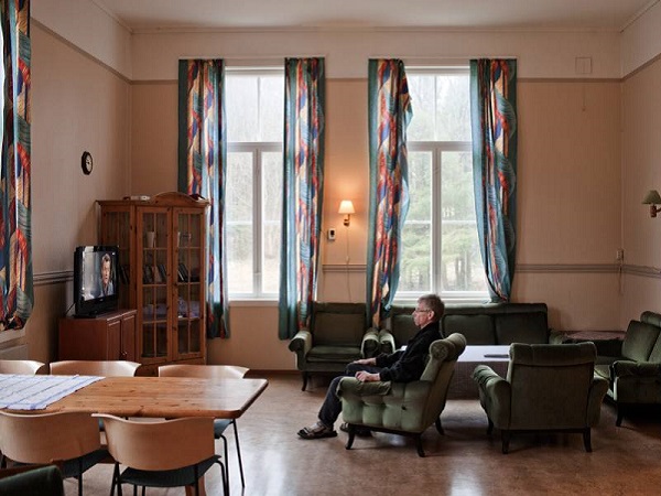 Khám phá nhà tù đẹp nhất Thế giới, nơi phạm nhân được tự do xem TV, lướt web, đi chợ hay… tắm nắng