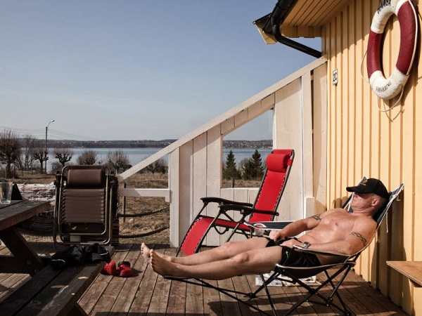 Khám phá nhà tù đẹp nhất Thế giới, nơi phạm nhân được tự do xem TV, lướt web, đi chợ hay… tắm nắng