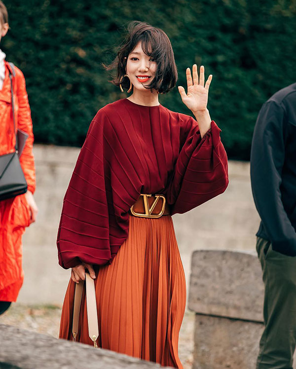 Cắt tóc ngắn và lên đồ sành điệu, Park Shin Hye khiến các fan choáng ngợp với màn lột xác đẳng cấp tại show Valentino