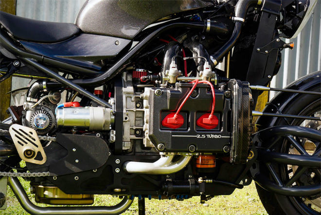 CHOÁNG: Môtô độ động cơ Subaru thành Tay đấm điên cuồng