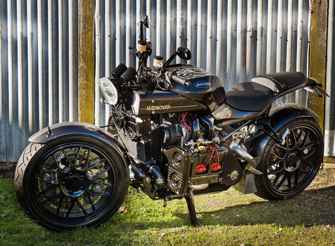 CHOÁNG: Môtô độ động cơ Subaru thành Tay đấm điên cuồng