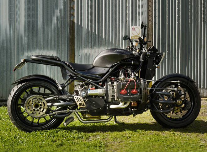 CHOÁNG: Môtô độ động cơ Subaru thành Tay đấm điên cuồng