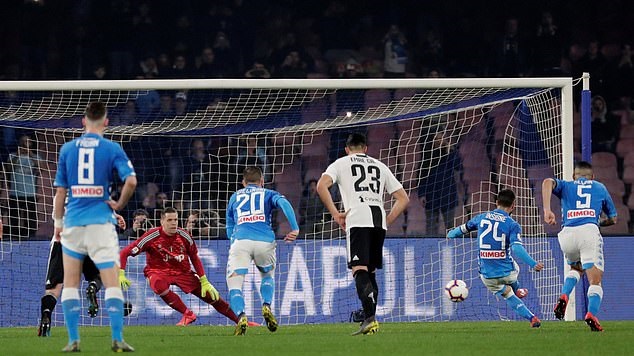 Napoli 1-2 Juventus: Bước ngoặt từ Ronaldo, Juventus tiến sát ngôi vương