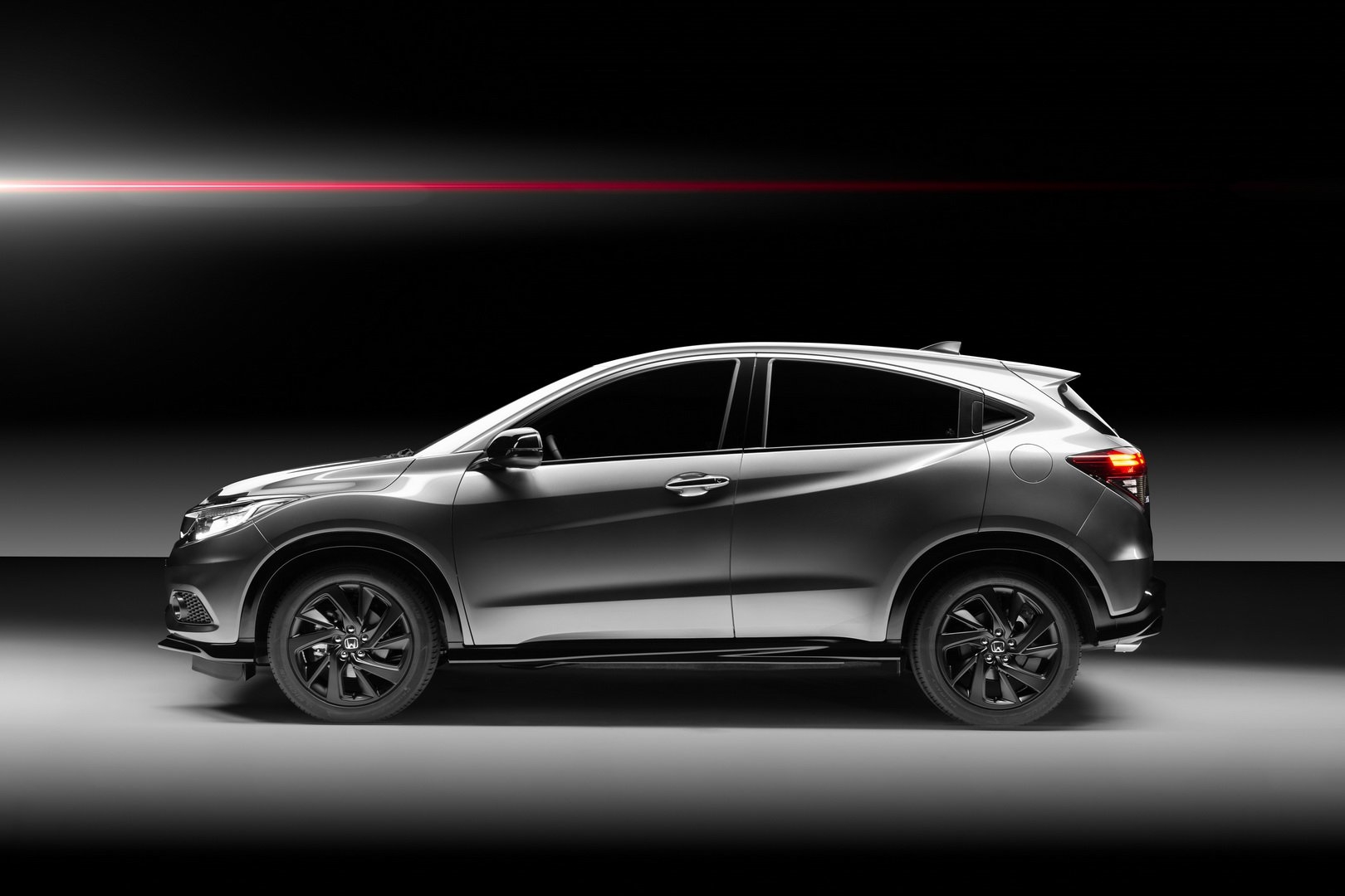 Honda HR-V Sport - giá ngang đàn anh CR-V