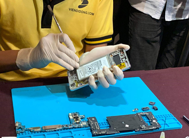 Galaxy S10+ có dễ sửa chữa khi gặp sự cố?