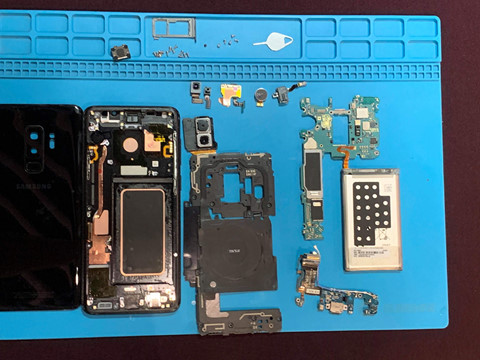 Galaxy S10+ có dễ sửa chữa khi gặp sự cố?