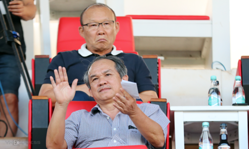 Bầu Đức: ‘V-League đã ít tiêu cực hơn’