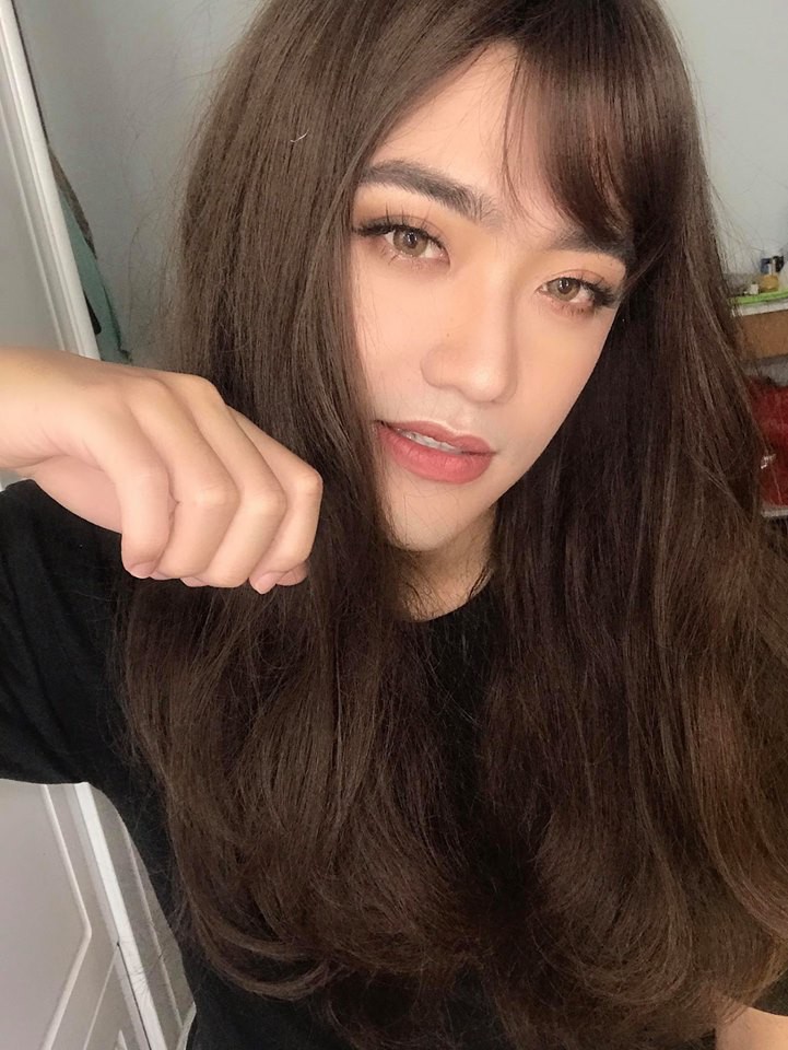 Thanh niên biến thành gái xinh trong chớp mắt nhờ trình độ make up thượng thừa của bạn gái