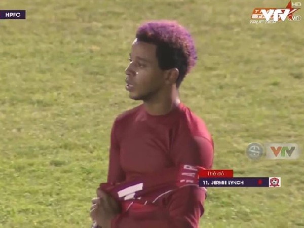 Bi hài V.League: Tiền đạo Hải Phòng phải nhận thẻ đỏ vì ăn mừng quá sung sau khi lập hattrick