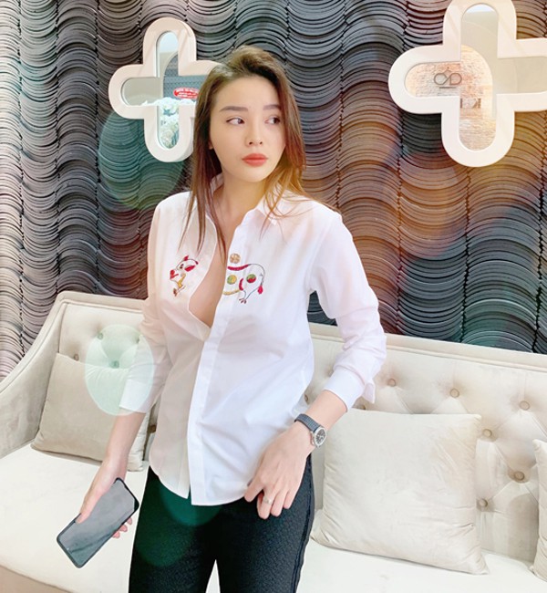 Đụng hàng hết Kỳ Duyên lại Diệp Lâm Anh, nhưng khuôn mặt của Miss Earth Phương Khánh mới là điều dân tình chú ý