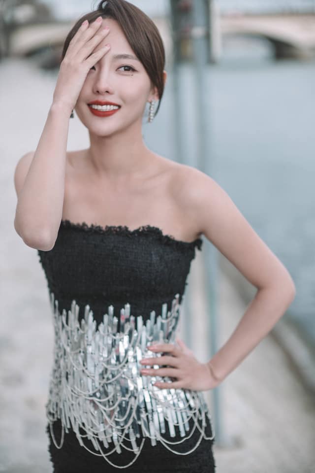 Không hổ danh là mỹ nhân đẹp nhất Diên Hi, Trương Gia Nghê hút mọi ánh nhìn tại Tuần lễ thời trang Paris