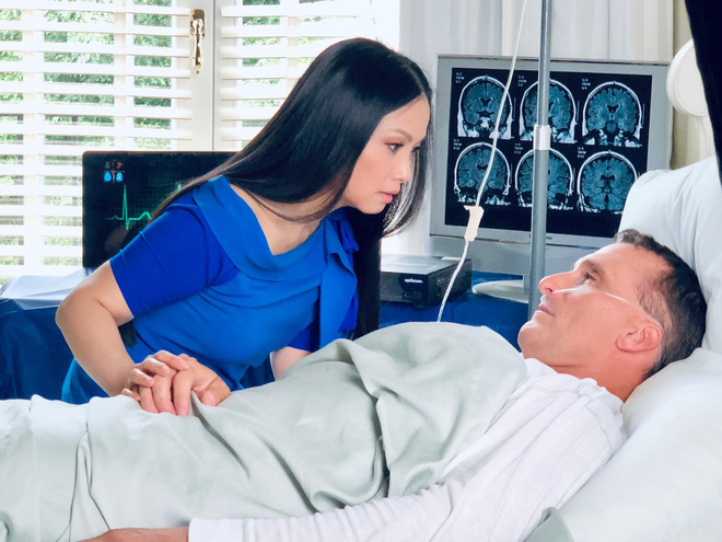 Hà Phương chơi sang, đặt quảng cáo trên đường phố Los Angeles, phát MV ở 100 đài truyền hình nổi tiếng