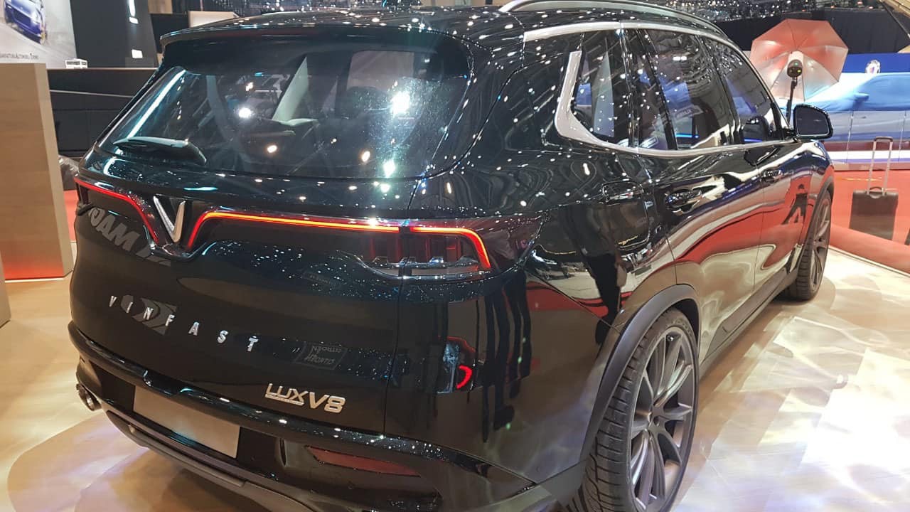 Lộ ảnh SUV VinFast tại Geneva Motor Show 2019 với tên V8 và thiết kế mới Lộ ảnh SUV VinFast tại Geneva Motor Show 2019 với tên V8 và thiết kế mới