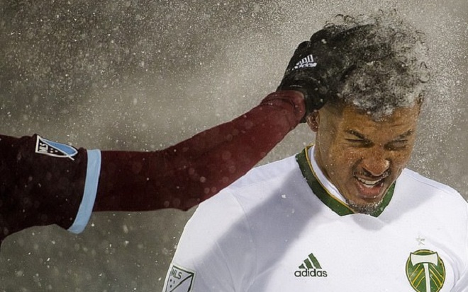 Trận đấu ở Mỹ đi vào lịch sử khi diễn ra ở nhiệt độ -7 độ C