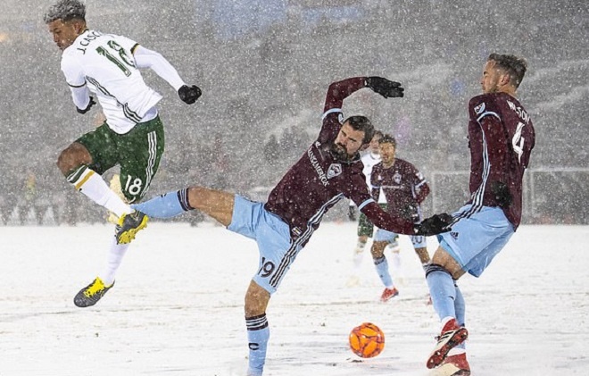 Trận đấu ở Mỹ đi vào lịch sử khi diễn ra ở nhiệt độ -7 độ C