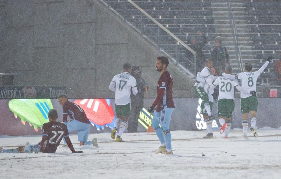 Trận đấu ở Mỹ đi vào lịch sử khi diễn ra ở nhiệt độ -7 độ C