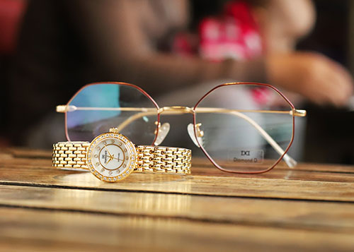 Đồng hồ nữ Diamond D giới thiệu bộ sưu tập cho ngày quốc tế phụ nữ 8/3 kèm khuyến mại đến 20% Đồng hồ nữ Diamond D giới thiệu bộ sưu tập cho ngày quốc tế phụ nữ 8/3 kèm khuyến mại đến 20%