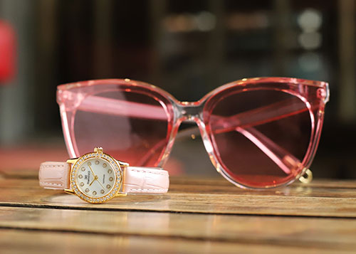 Đồng hồ nữ Diamond D giới thiệu bộ sưu tập cho ngày quốc tế phụ nữ 8/3 kèm khuyến mại đến 20% Đồng hồ nữ Diamond D giới thiệu bộ sưu tập cho ngày quốc tế phụ nữ 8/3 kèm khuyến mại đến 20%