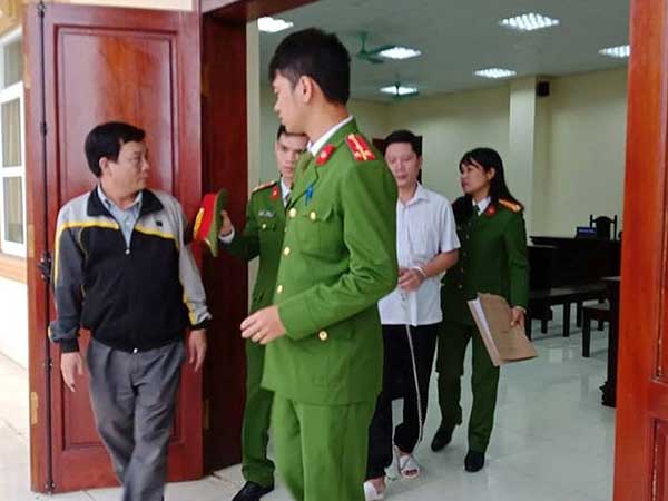 Thánh nổ bị 12 năm tù vì lừa bán pho tượng hơn 700 tỉ