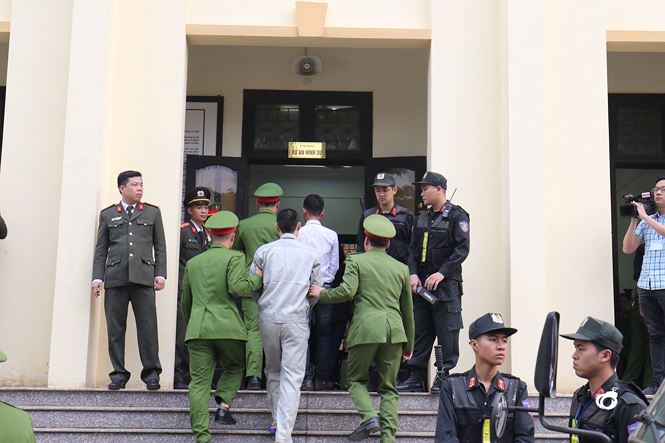 Cựu tướng Phan Văn Vĩnh vắng mặt tại phiên phúc thẩm vụ đánh bạc