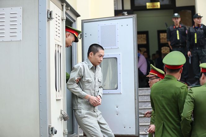 Cựu tướng Phan Văn Vĩnh vắng mặt tại phiên phúc thẩm vụ đánh bạc