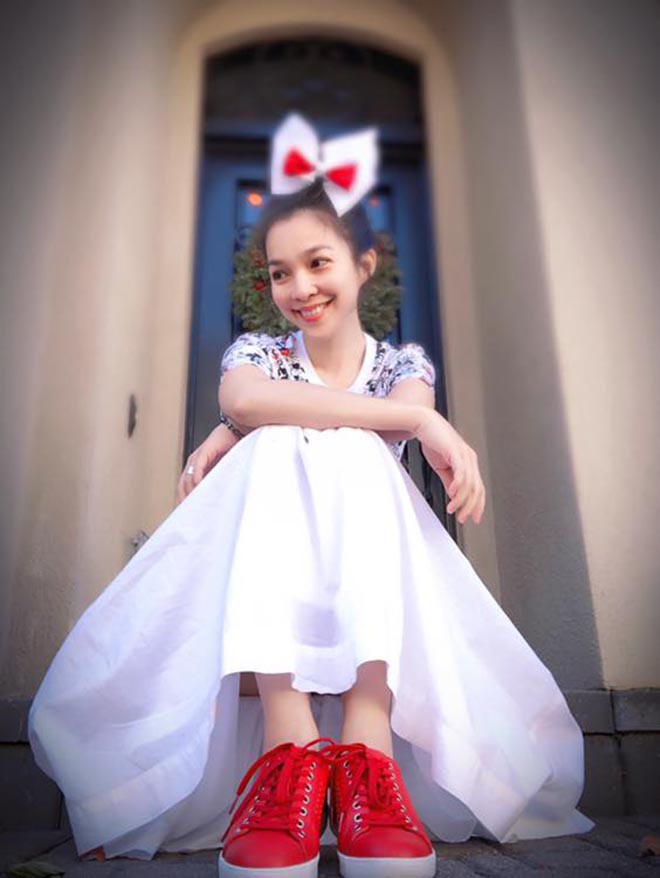 Cuộc sống của Hiền Thục ở tuổi 38: Nghiện đeo nơ, vóc dáng mảnh mai khó tin