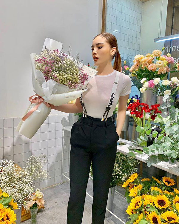 Hà Hồ phô trương ngực trần, Quỳnh Anh Shyn phải mượn áo để chinh chiến street style với dàn sao quốc tế tại Paris