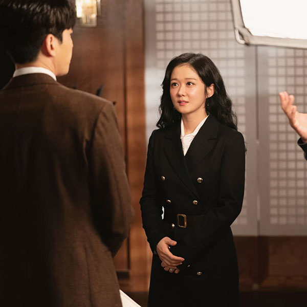 Hack tuổi đẳng cấp Jang Nara: Ăn vận xì tin cực hợp, lên đồ già dặn đúng tuổi lại thấy hơi sai