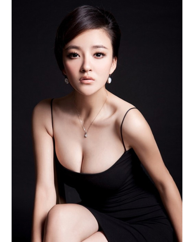 Số đo đạt tỷ lệ vàng của dàn quốc bảo mỹ nữ xứ tỷ dân