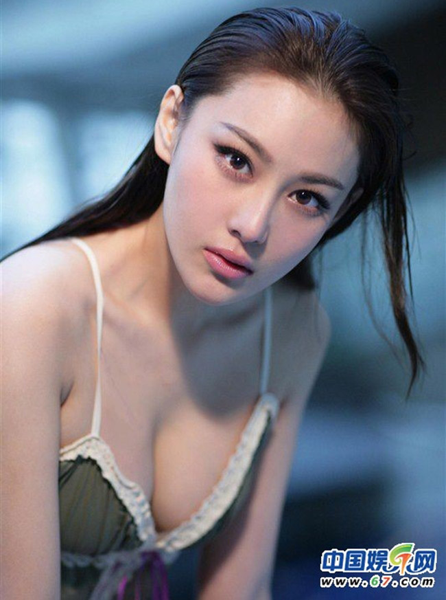 Số đo đạt tỷ lệ vàng của dàn quốc bảo mỹ nữ xứ tỷ dân